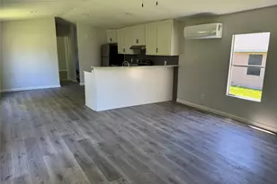 1915 W Sealy St, Alvin, TX 77511 - Photo 13