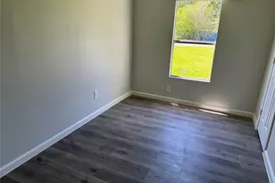 1915 W Sealy St, Alvin, TX 77511 - Photo 11