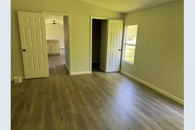 1915 W Sealy Street, Alvin, TX 77511 - Photo 3