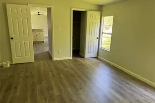 1915 W Sealy St, Alvin, TX 77511 - Photo 3