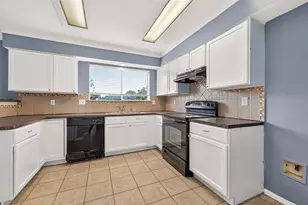 10711 Fallbrook Dr, Houston, TX 77064 - Photo 13