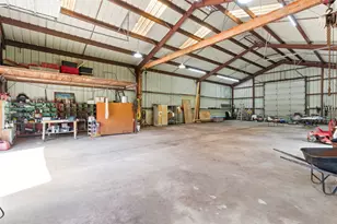 9203 Avenue G, Liverpool, TX 77577 - Photo 25