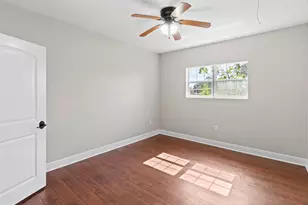 9203 Avenue G, Liverpool, TX 77577 - Photo 17