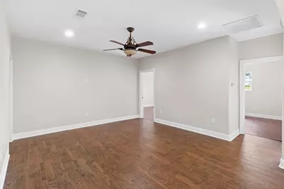 9203 Avenue G, Liverpool, TX 77577 - Photo 5