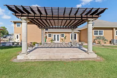 9203 Avenue G, Liverpool, TX 77577 - Photo 37