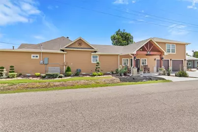 9203 Avenue G, Liverpool, TX 77577 - Photo 1