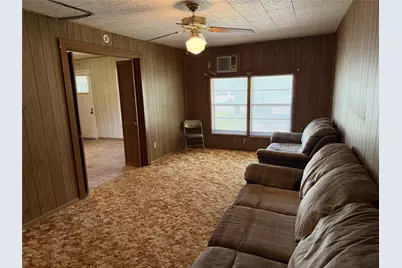203 E Anderson, Schulenburg, TX 78956 - Photo 7