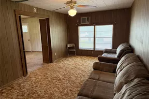 203 E Anderson, Schulenburg, TX 78956 - Photo 7