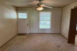 203 E Anderson, Schulenburg, TX 78956 - Photo 5