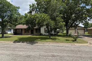203 E Anderson, Schulenburg, TX 78956 - Photo 1