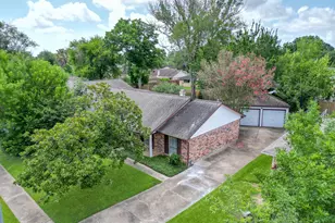 12211 Plumpoint Dr, Houston, TX 77099 - Photo 37