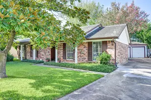 12211 Plumpoint Dr, Houston, TX 77099 - Photo 3