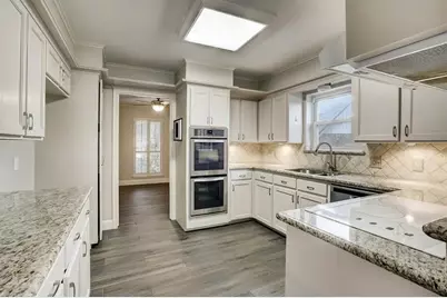 11426 Cold Spring Drive, Houston, TX 77043 - Photo 3