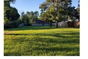 209 Anglewood, Angleton, TX 77515 - Photo 1