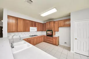 2423 Waterwood Dr, Sugar Land, TX 77479 - Photo 19