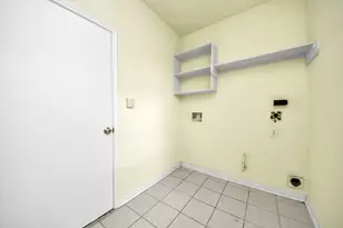 2423 Waterwood Dr, Sugar Land, TX 77479 - Photo 21