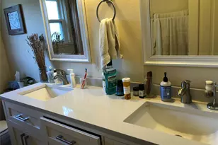 7031 Langdon Ln, Houston, TX 77074 - Photo 9