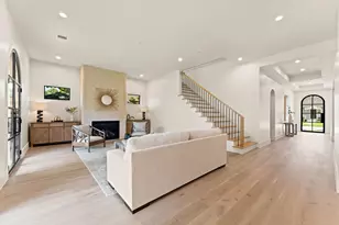212 E 24th St, Houston, TX 77008 - Photo 9