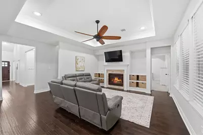 205 Kings Point Street, Conroe, TX 77356 - Photo 5