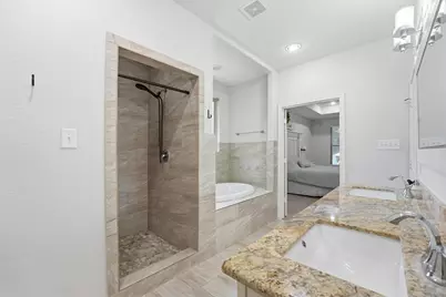 205 Kings Point Street, Conroe, TX 77356 - Photo 13