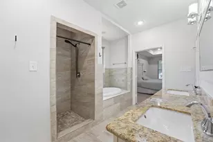 205 Kings Point St, Conroe, TX 77356 - Photo 13