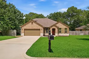 205 Kings Point St, Conroe, TX 77356 - Photo 25