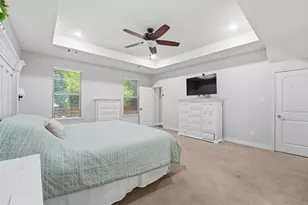 205 Kings Point St, Conroe, TX 77356 - Photo 11