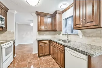 10327 Brickyard Court, Houston, TX 77041 - Photo 9
