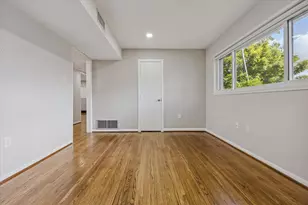 8621 Bob White Dr, Houston, TX 77074 - Photo 13