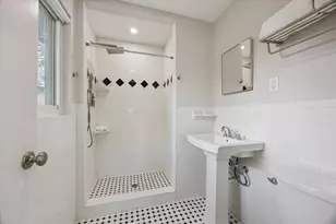 8621 Bob White Dr, Houston, TX 77074 - Photo 23