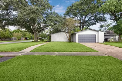 8621 Bob White Drive, Houston, TX 77074 - Photo 29