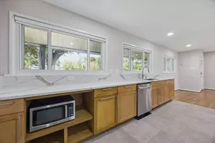 8621 Bob White Dr, Houston, TX 77074 - Photo 5