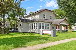 1320 7th St, Bay City, TX 77414 - Photo 1