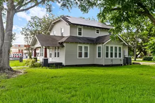 1320 7th St, Bay City, TX 77414 - Photo 3