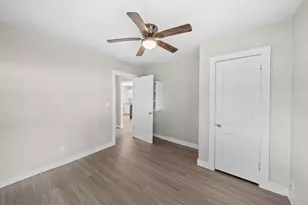 8 Jennische St, Baytown, TX 77520 - Photo 17
