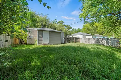 8 Jennische St, Baytown, TX 77520 - Photo 11