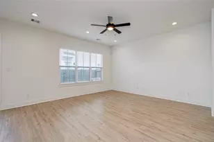 6420 Highland Pine Ln, Houston, TX 77091 - Photo 17
