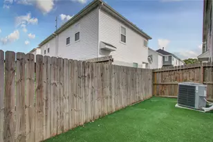 6420 Highland Pine Ln, Houston, TX 77091 - Photo 33