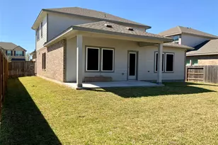 8606 Lake Groove Ln, Baytown, TX 77523 - Photo 5