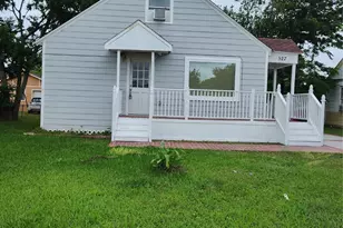 527 W 6th St, Freeport, TX 77541 - Photo 3