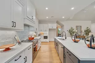 5529 Woodland Park Dr, College Station, TX 77845 - Photo 9