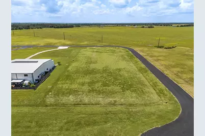 7915 Meteor Drive, Sealy, TX 77474 - Photo 5