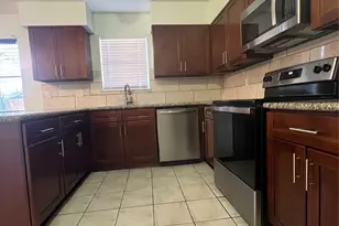 2406 Ridge Hollow Dr, Houston, TX 77067 - Photo 9