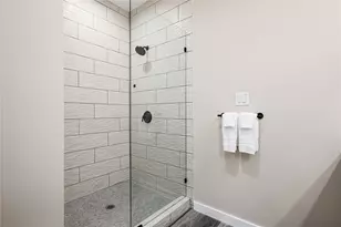 924 Melody Ln, Crystal Beach, TX 77650 - Photo 19