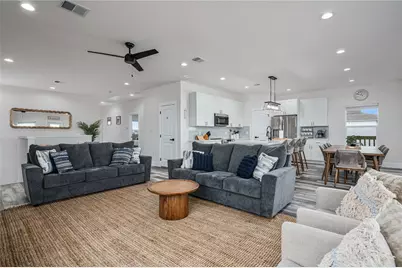 924 Melody Lane, Crystal Beach, TX 77650 - Photo 7