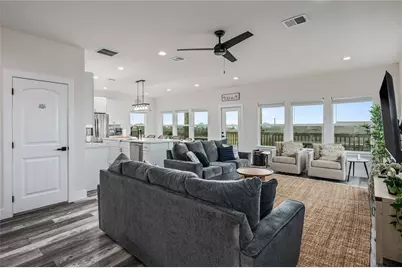 924 Melody Lane, Crystal Beach, TX 77650 - Photo 5