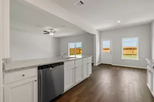 10377 Red Cardinal Dr, Cleveland, TX 77328 - Photo 9