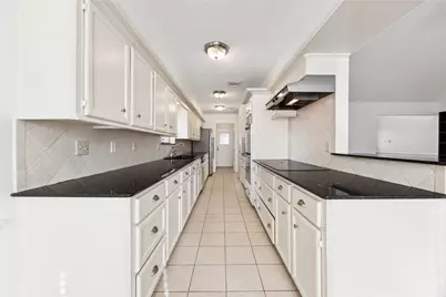 6611 Castle Lane Drive, Houston, TX 77066 - Photo 11