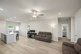 226 Orchard Laurel Dr, Alvin, TX 77511 - Photo 7