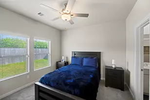 226 Orchard Laurel Dr, Alvin, TX 77511 - Photo 11
